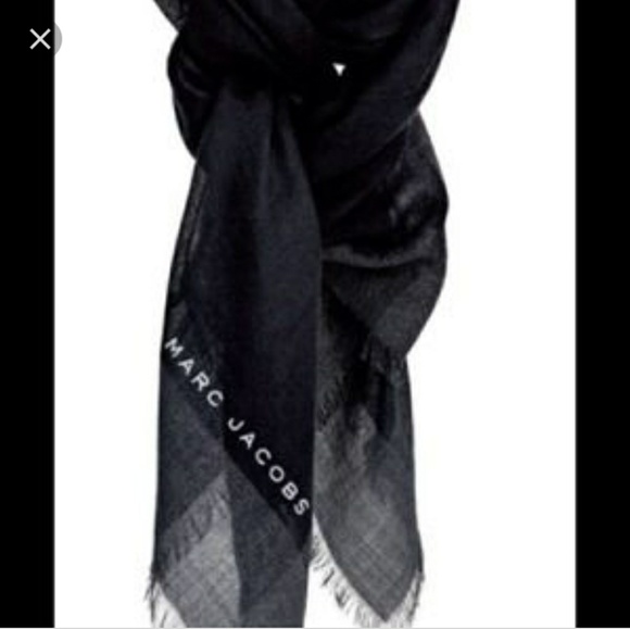 🚫 SOLD OUT🚫Marc Jacobs Target Scarf - Picture 3 of 6
